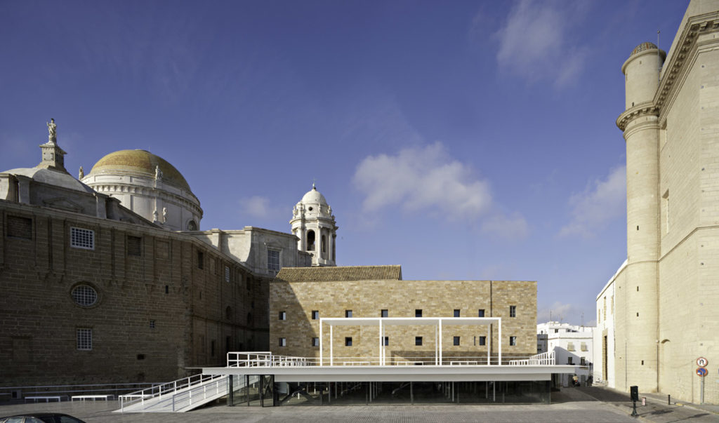 La imagen tiene un atributo ALT vacío; su nombre de archivo es Between-Cathedrals-Cadiz-2009-©-Javier-Callejas-1024x603.jpg